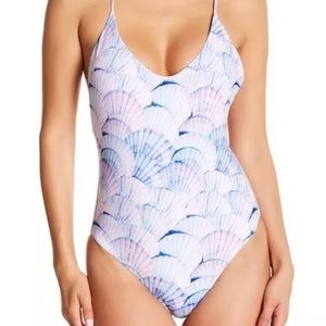 NWT Dolce Vita 1 piece lavender seashell swimsuit